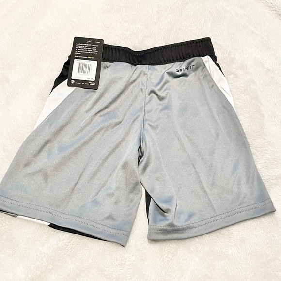 🆕Boy’s Nike Dri-Fit Shorts - Picture 8 of 9